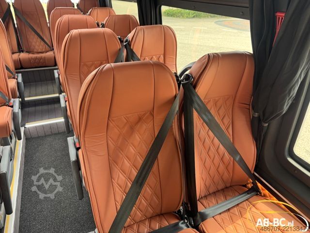 Touringcar MERCEDES-BENZ 519 STORM 21 SITZE GROSSEN KOFFER