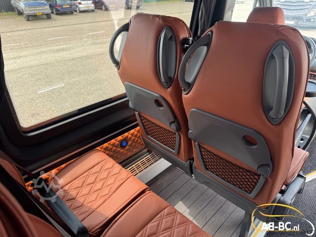 Touringcar MERCEDES-BENZ 519 STORM 21 SITZE GROSSEN KOFFER
