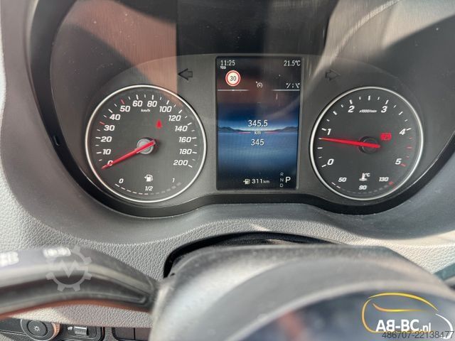 Touringcar MERCEDES-BENZ 519 STORM 21 SITZE GROSSEN KOFFER