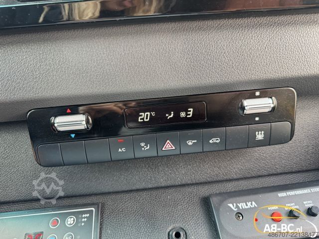 Touringcar MERCEDES-BENZ 519 STORM 21 SITZE GROSSEN KOFFER