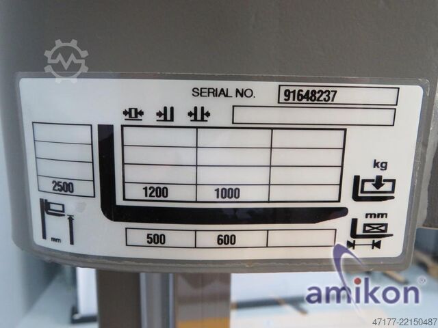 Elektryczny wózek paletowy z dyszlem Jungheinrich EJG 112