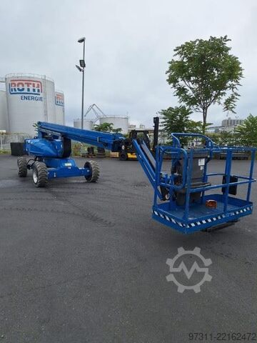 Scharnierende telescopische hoogwerker JLG E600JP