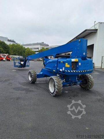 Scharnierende telescopische hoogwerker JLG E600JP