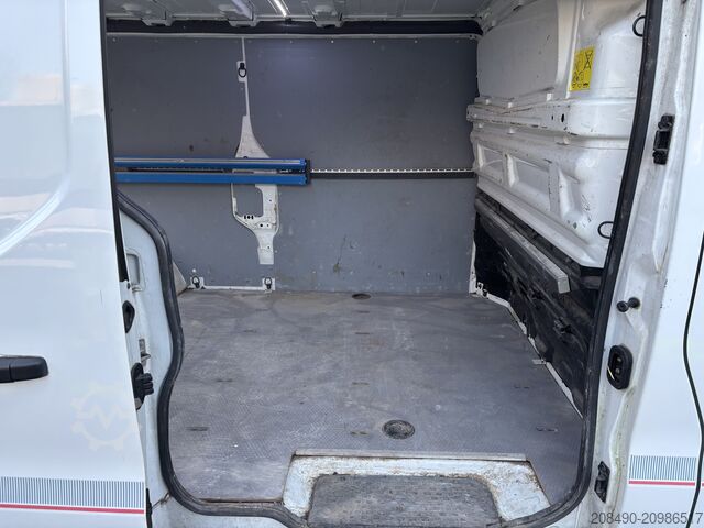 Furgón, aire acondicionado, sistema de navegación, 89 kW Renault Trafic L