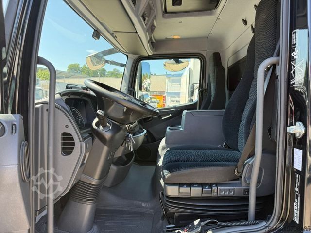 Furgoneta caja MERCEDES-BENZ ATEGO 818 L Koffer 5,30 m LBW 1 to.*Seitentür