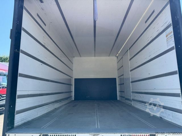 Furgoneta caja MERCEDES-BENZ ATEGO 818 L Koffer 5,30 m LBW 1 to.*Seitentür