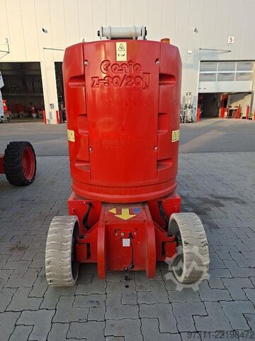 Piattaforma di lavoro telescopica articolata Genie Z-30/20N RJ
