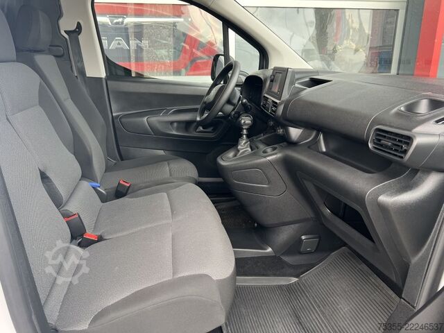 Panelvan CITROEN Berlingo Club XL L2 Klima Tempomat 3-SitzeParktr