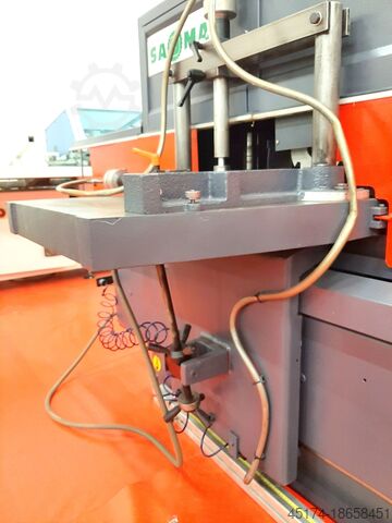 Pennenbank SAOMAD UTP 150/6