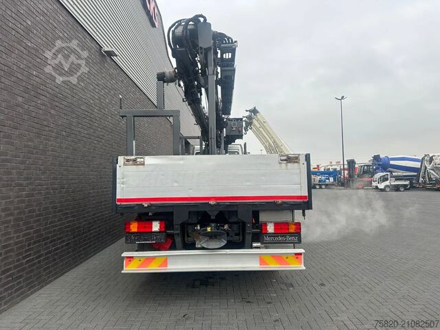 Vrachtwagen met kraan Mercedes-Benz Axor 3243 8X4 BB + MKG HMK 350  + JIB MONTAGEKR...
