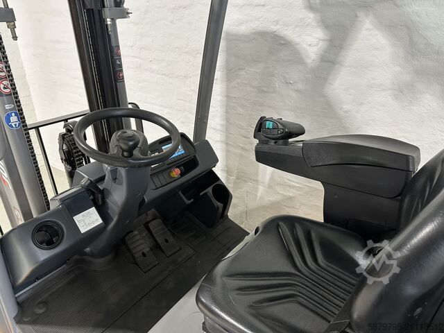Forklift Jungheinrich TFG 320s | 2000kg | 4400mm | Bj. 2016