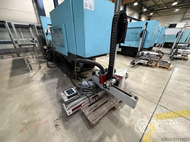 Wittmann 818-7353 (2015) Linear robot + console Wittmann 818-7353