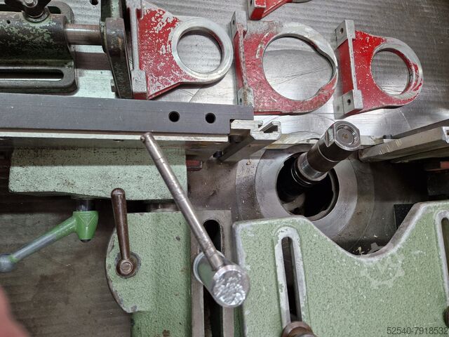 Επιτραπέζια μηχανή φρεζαρίσματος με τροφοδότη