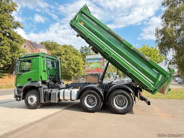 Tre-sidet tipbil MERCEDES-BENZ Arocs 2646 6x4 MEILLER Kipper 15TKM AHK