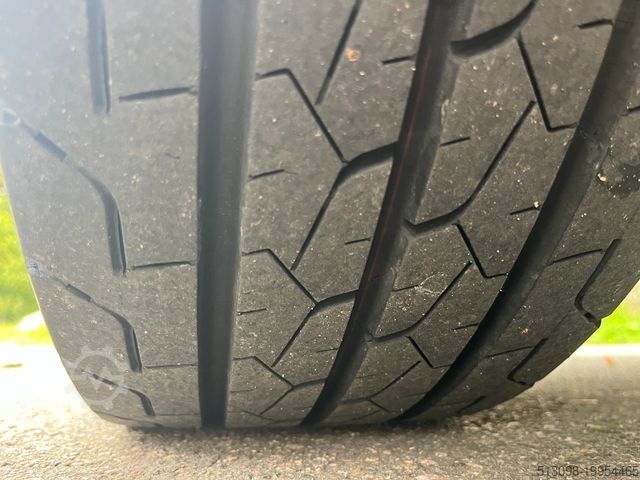Transporter mit Koffer VOLKSWAGEN CRAFTER XXL KOFFER LBW HECKANTRIEB KLIMA 1.HAND