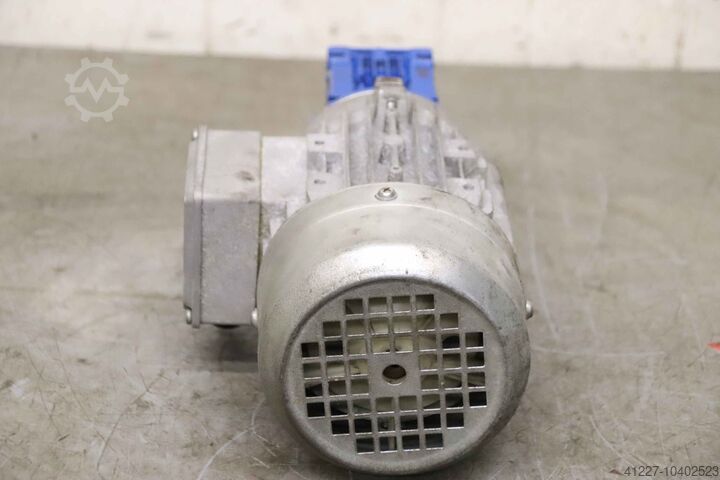 Gear motor 0.12 kW 68 rpm Motovario NHRV/ 030  63A-4