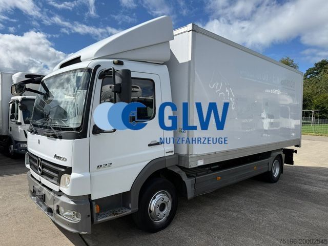 Vrachtwagen met bakwagen MERCEDES-BENZ ATEGO 922 L Kühlkoffer 5 m LBW 1 T*THERMOKING