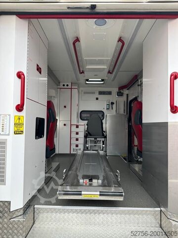 Ambulance Mercedes-Benz 1000