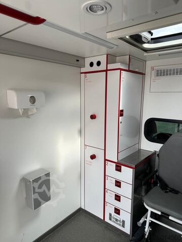 Ambulance Mercedes-Benz 1000