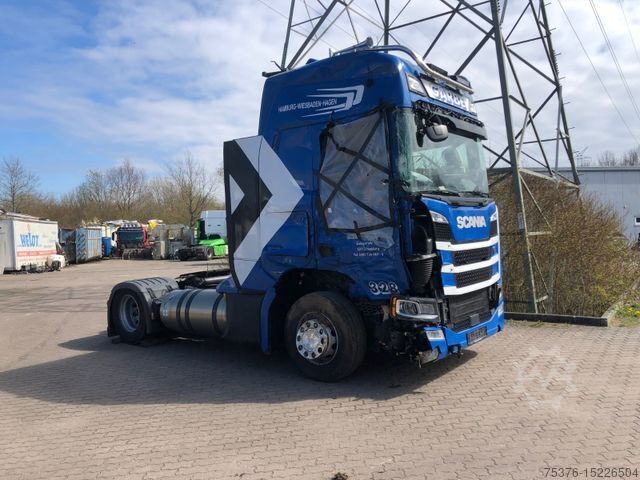 Standaard trekker SCANIA R410 N323 LNG Retarder beschädigt