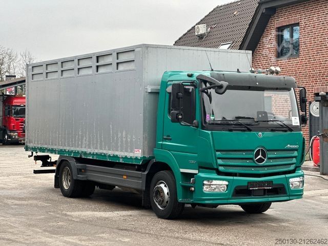 Viehtransporter LKW MERCEDES-BENZ Atego 1230L 4x2 1.Stock Viehtrasporter