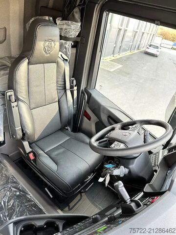 Loading platform Scania R560 6x2-4 BL Baustoff-Pritsche FASSI 2.24