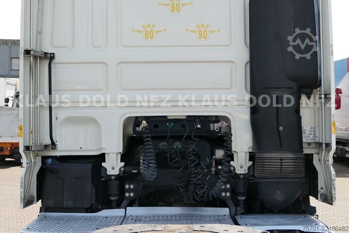 Standard nyergesvontató DAF XF 530 Space Cab XL-Tank Euro 6