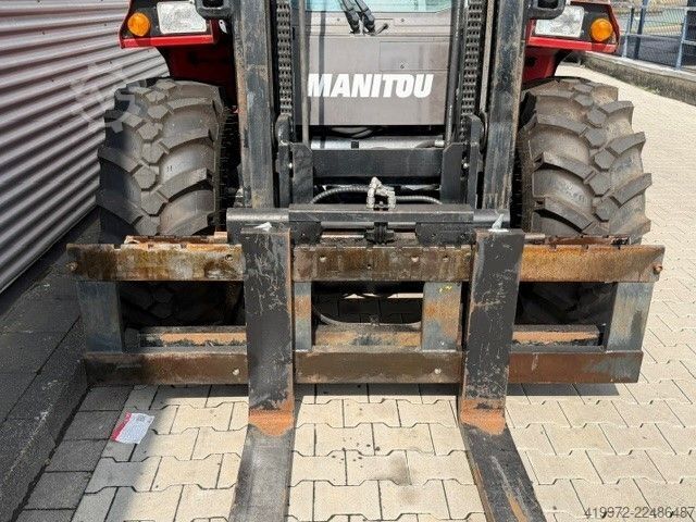 Terenski viljuškar Manitou M40-2-P-ST-3-B-S-4-EU