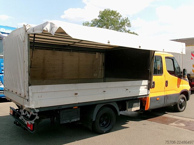 Ponyvával szerelt furgon IVECO Daily 35C17*DoKa*Luft*AHK*Diff*Klima*6 Sitze