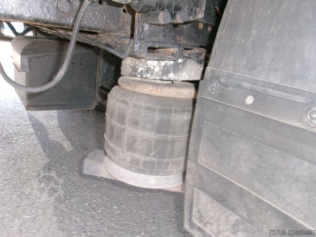 Ponyvával szerelt furgon IVECO Daily 35C17*DoKa*Luft*AHK*Diff*Klima*6 Sitze