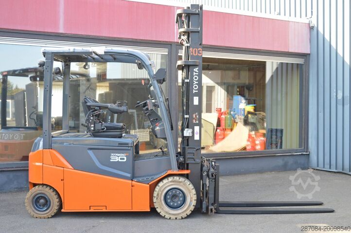 4-Rad-Gabelstapler Toyota 8FBMT30