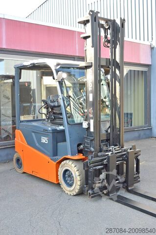 4-Rad-Gabelstapler Toyota 8FBMT30