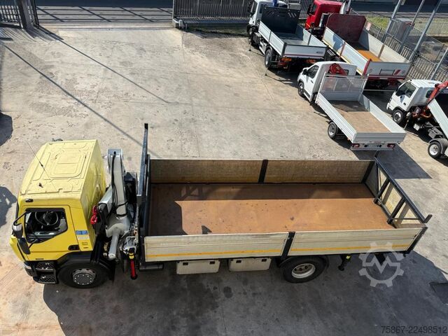 Vrachtauto met open laadbak Renault D220