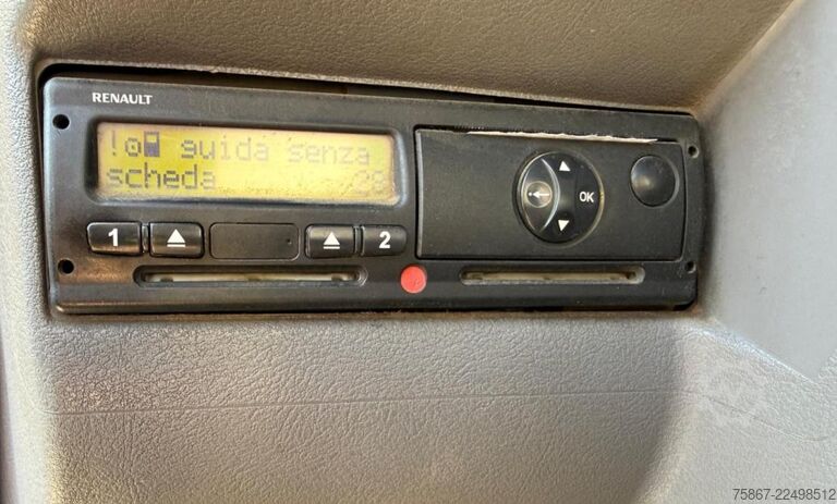 Vrachtauto met open laadbak Renault D220