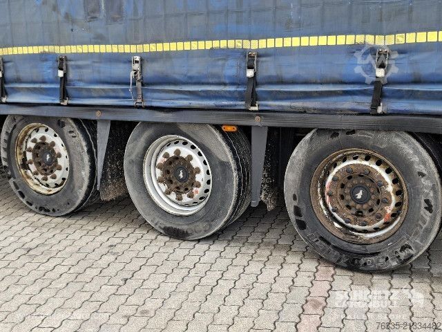 Auflieger mit Pritsche & Plane Schmitz Cargobull Curtainsider Mega