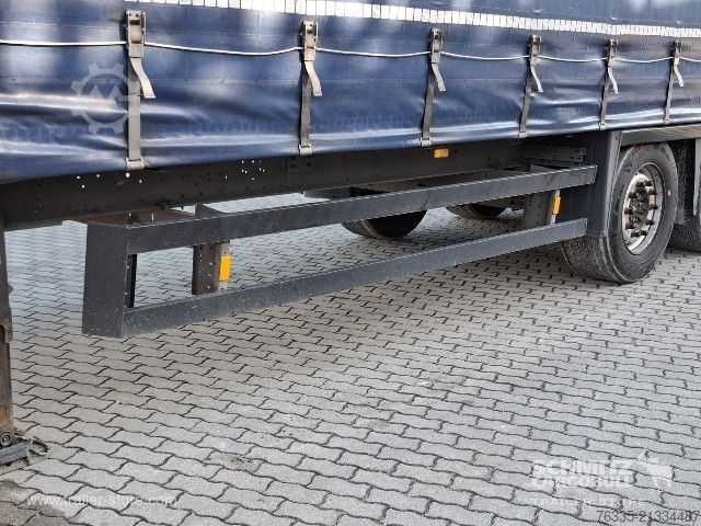 Auflieger mit Pritsche & Plane Schmitz Cargobull Curtainsider Mega