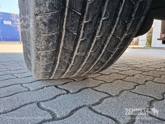 Auflieger mit Pritsche & Plane Schmitz Cargobull Curtainsider Mega