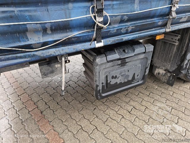 Auflieger mit Pritsche & Plane Schmitz Cargobull Curtainsider Mega