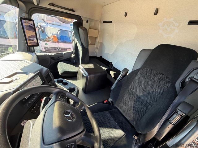 Samochód ciężarowy z plandeką typu platforma MERCEDES-BENZ ACTROS 1832 L Pritsche/Plane 7,20 m LBW 1,5 T