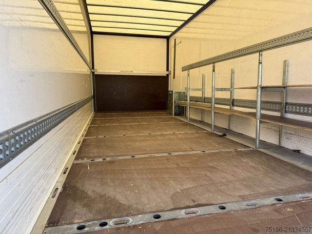 Furgon sa rashladnim sandukom MERCEDES-BENZ ATEGO 821 L Kühlkoffer 4,30 m LBW 1 T*MITSUBISHI