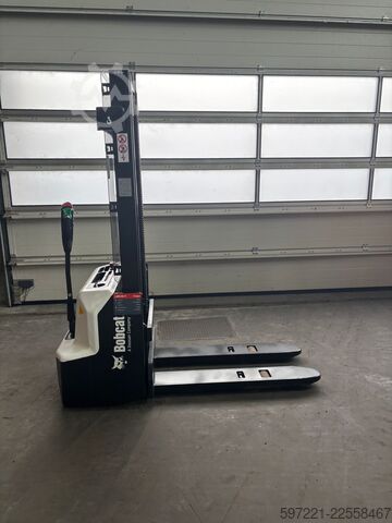 Στοιβαχτές παλετών Bobcat LSM12N-i  Neugerät!!!