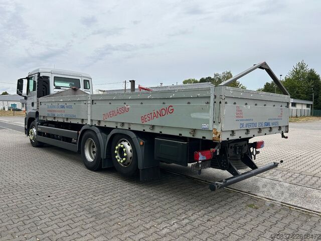 Platós teherautó MAN TGS 26.320 / 6x2 / Lift Lenk / Stahltransporte