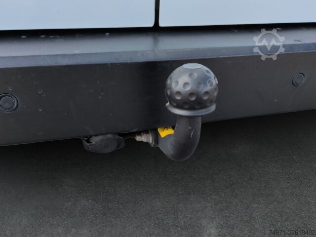 Dobozos furgon Ford Transit Connect Kasten lang 1.5D*Autom AHK PDC