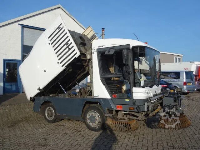 Varredora de rua Ravo 540 EURO5