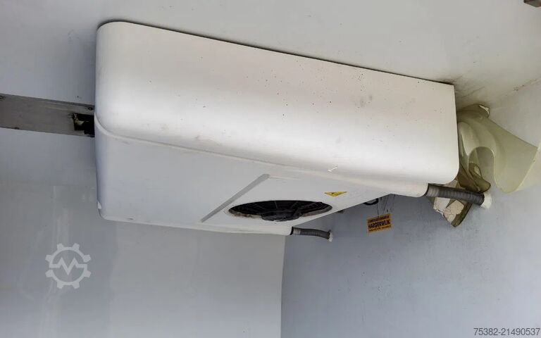 Koelwagen Renault Master 135.35 L3H2 GESLOTEN - DIVERSE SCHADES -...