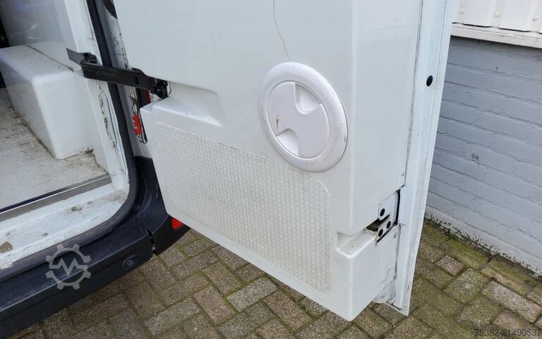 Koelwagen Renault Master 135.35 L3H2 GESLOTEN - DIVERSE SCHADES -...