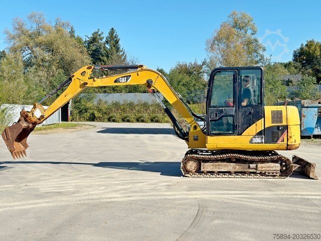 Valjak za puteve CATERPILLAR 306 * Raupenbagger * Top Zustand !