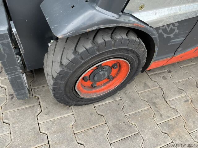 Elektrische vorkheftruck met 4 wielen Linde E16P-02