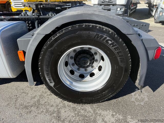 Tractor estándar Iveco s-way 490