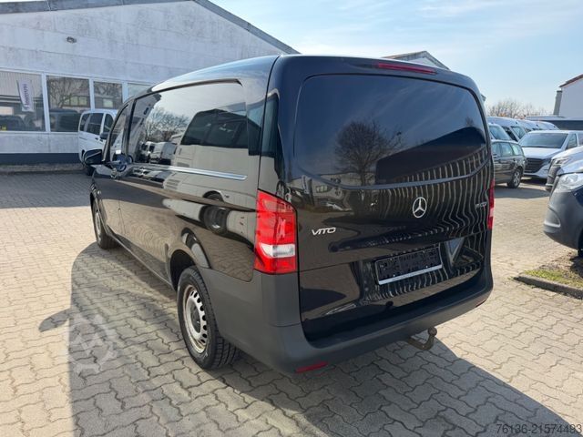 Furgoneta MERCEDES-BENZ Vito 111 CDI lang AHK 3 Sitzer